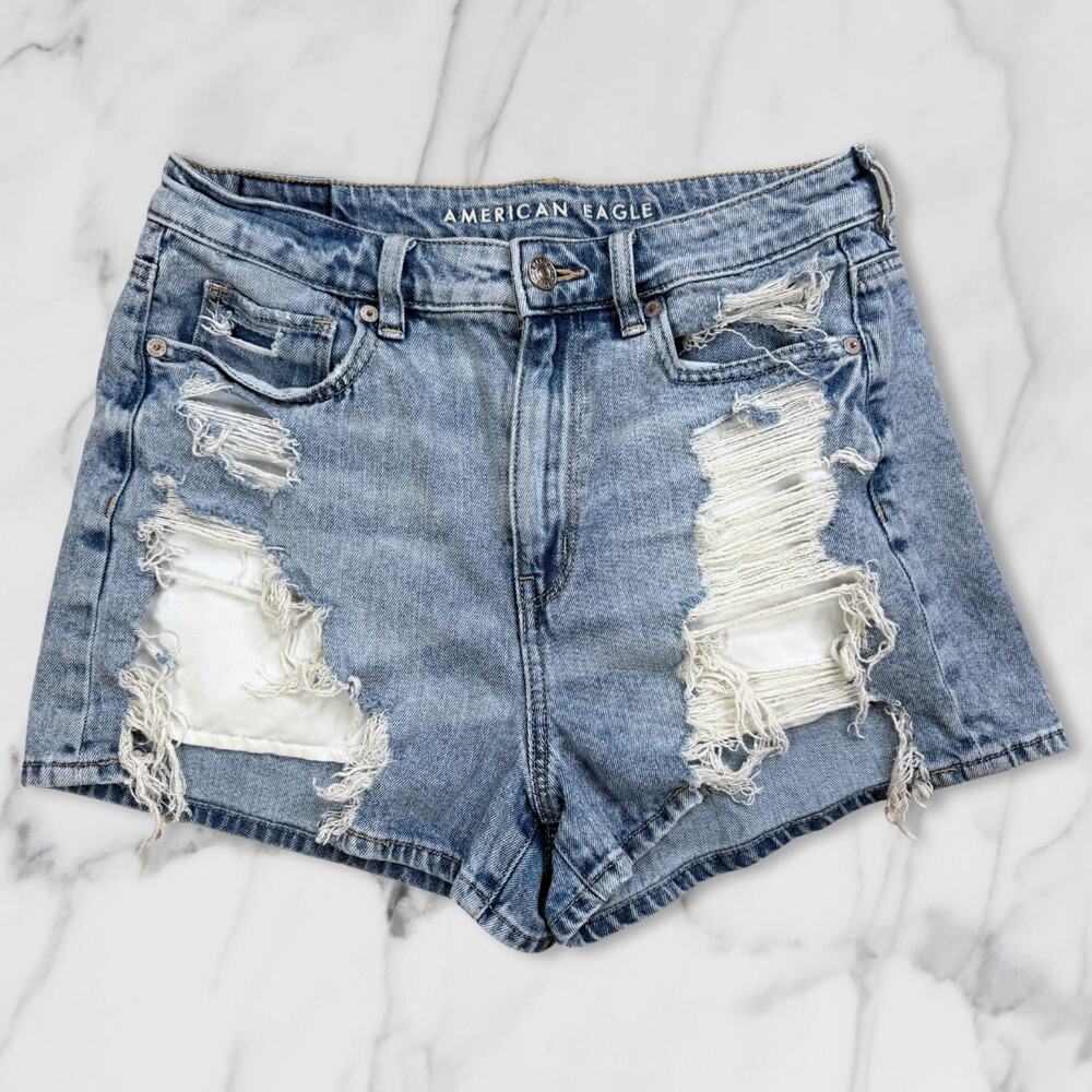 American Eagle AE High Waisted Distressed Denim Mom Shorts Light Wash Size 6 - Picture 2 of 10